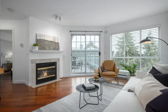 304 250 West 4Th Street, North Vancouver
