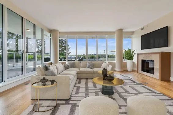 601 866 Arthur Erickson Place, West Vancouver