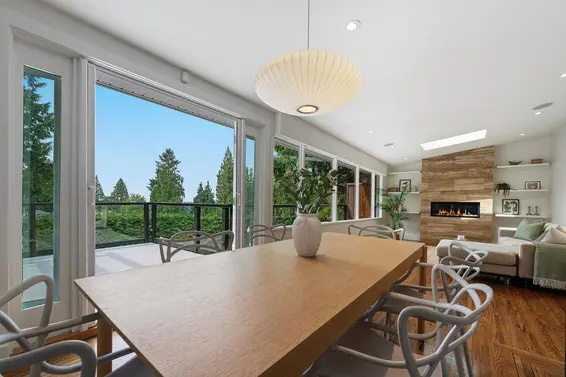 727 Crystal Court, North Vancouver