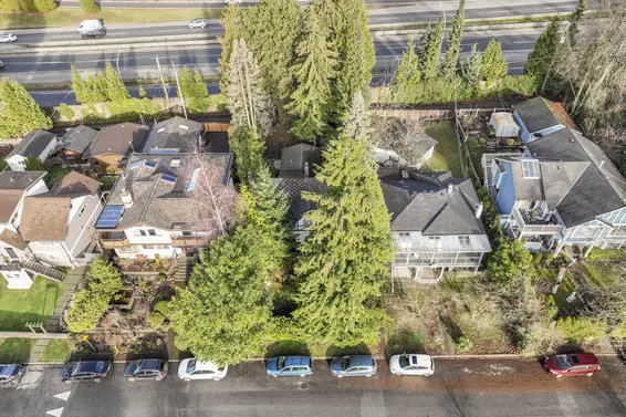 234 East 24th Street, North Vancouver For Sale - image 2