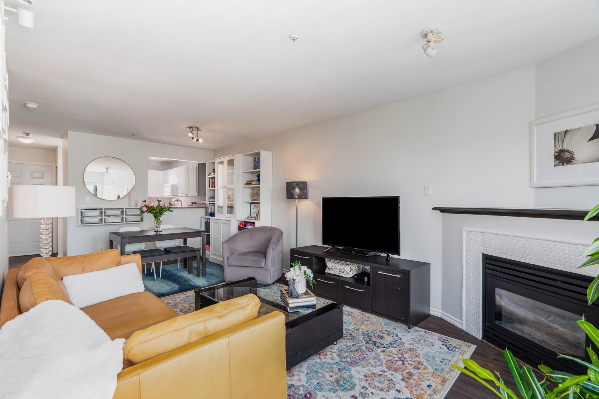 402 245 St. Davids Avenue, North Vancouver - SOLD | Price? Log In.