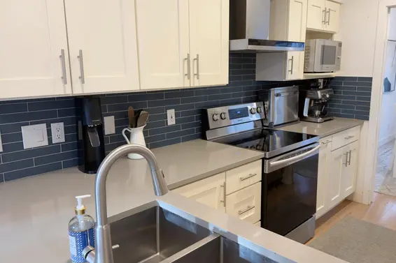 10 2118 Eastern Avenue, North Vancouver