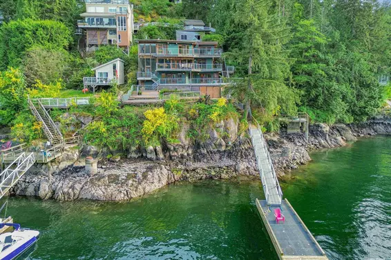 2136 Lockehaven Road, North Vancouver