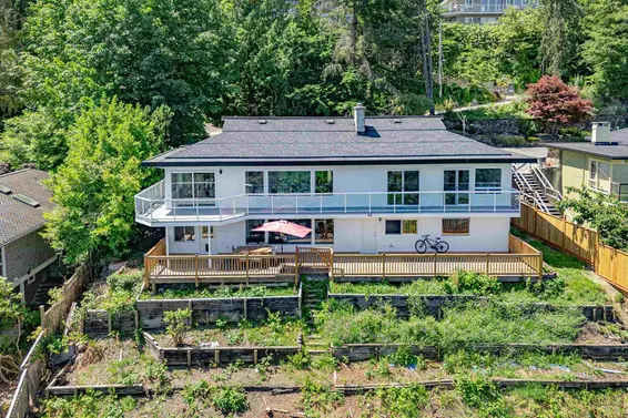 818 Younette Drive, West Vancouver