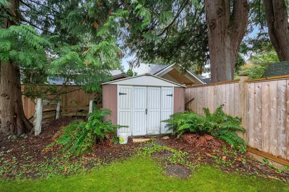 1129 West 24 Street, North Vancouver For Sale - image 39