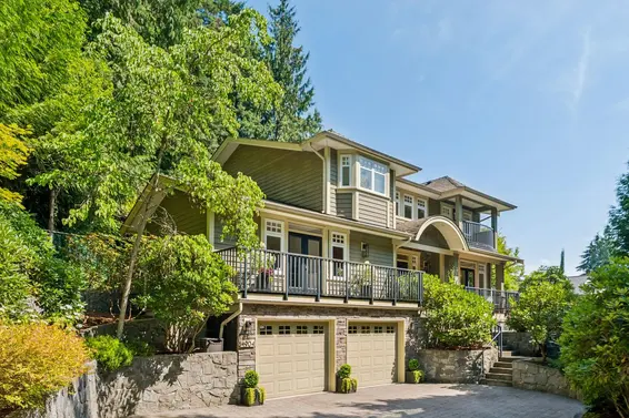 4904 Chalet Place, North Vancouver