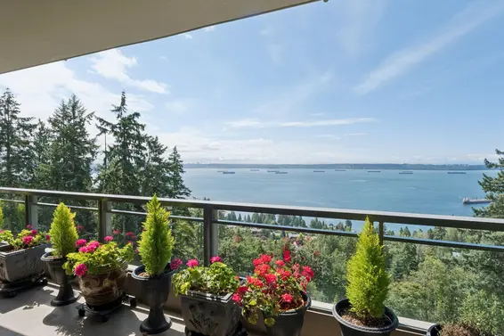 902 3355 Cypress Place, West Vancouver