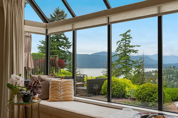 5186 Meadfeild Road, West Vancouver