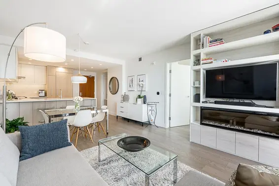 408 177 West 3rd Street, North Vancouver