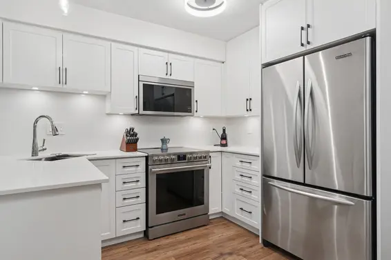 C3 332 Lonsdale Avenue, North Vancouver