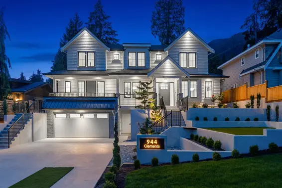 944 Clements Avenue, North Vancouver