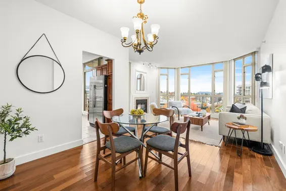 1201 160 West Keith Road, North Vancouver