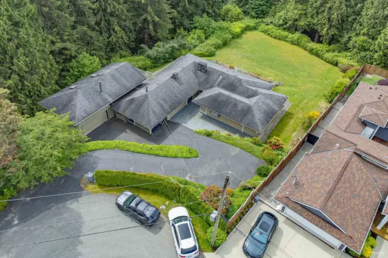 630 Holmbury Place, West Vancouver