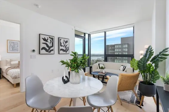 1104 135 East 13th Street, North Vancouver