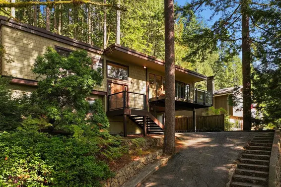 2344 Hyannis Drive, North Vancouver