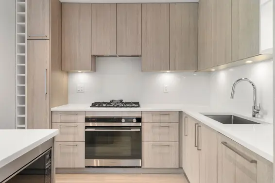 115 747 East 3rd Street, North Vancouver