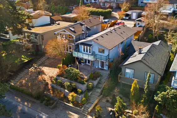 1911 Deep Cove Road, North Vancouver