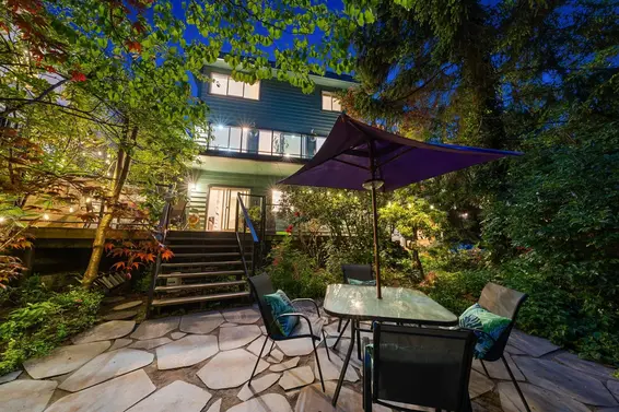 2380 Mackay Avenue, North Vancouver