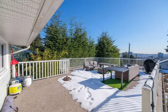 1059 Calverhall Street, North Vancouver For Sale - image 15