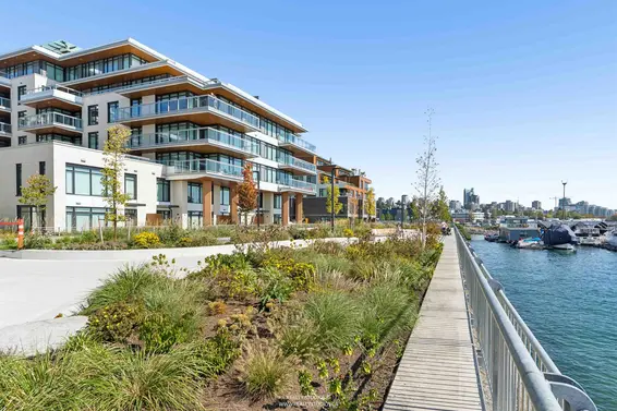 302 777 Harbour Way, North Vancouver