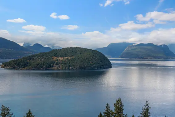 8683 Seascape Drive, West Vancouver