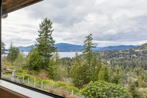 5180 Meadfeild Road, West Vancouver