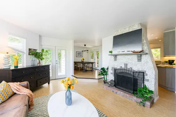 3341 Marine Drive, West Vancouver
