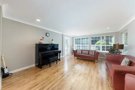 4225 Evergreen Avenue, West Vancouver For Sale - image 3