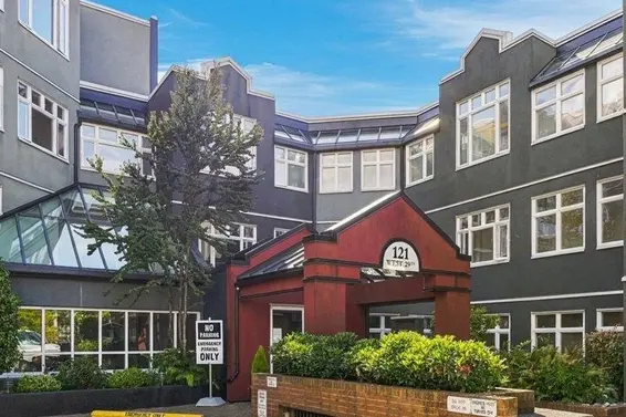 403 121 West 29th Street, North Vancouver