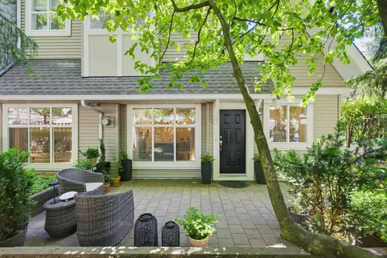 2 1071 Lynn Valley Road, North Vancouver