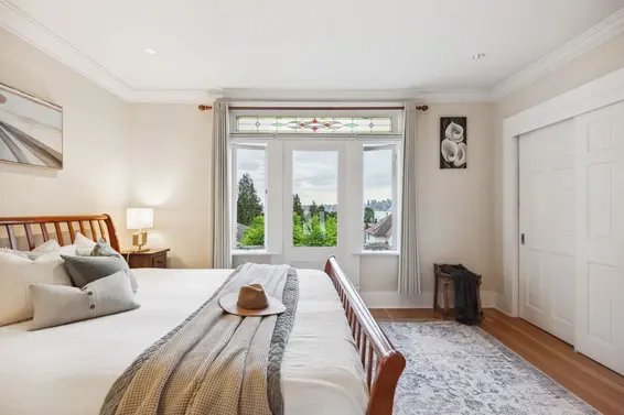 346 East 5th Street, North Vancouver