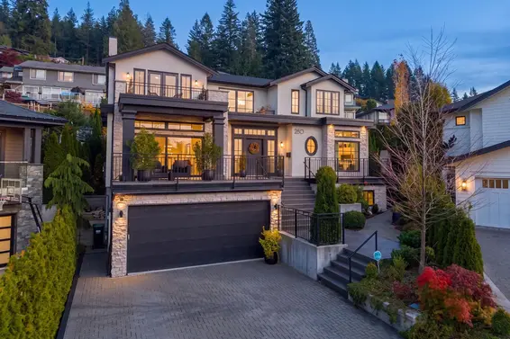 280 Monteray Avenue, North Vancouver