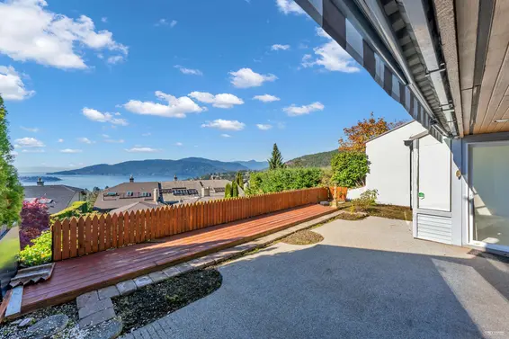 5446 Meadfeild Lane, West Vancouver For Sale - image 11