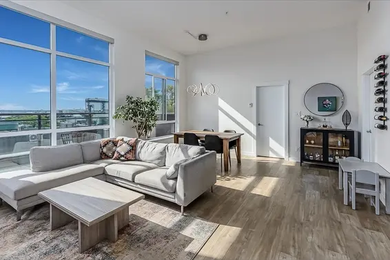 403 615 East 3rd Street, North Vancouver