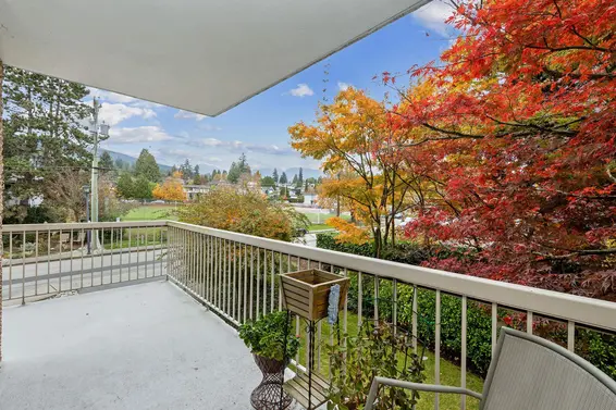 203 1390 Duchess Avenue, West Vancouver For Sale - image 2