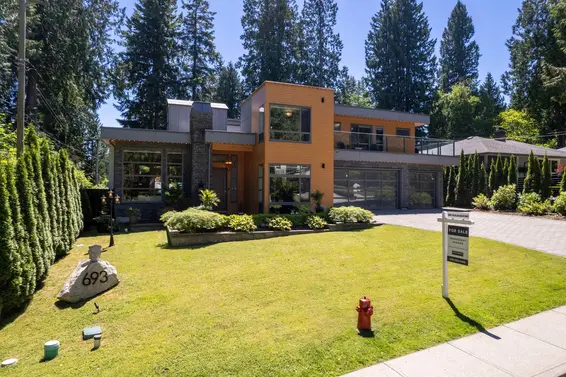 693 East Osborne Road, North Vancouver