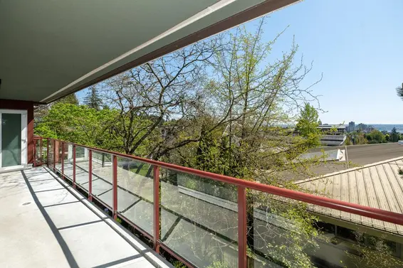 322 121 West 29 Street, North Vancouver