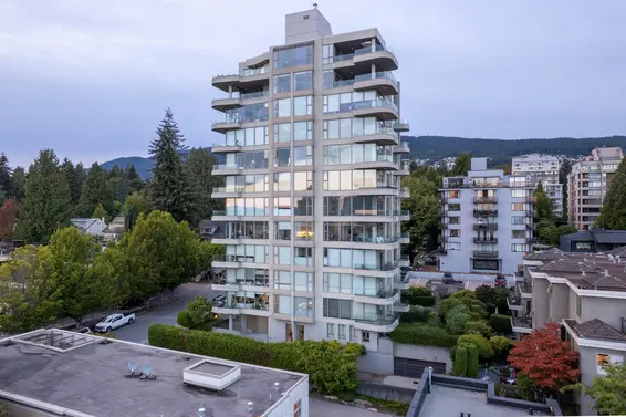 502 570 18th Street, West Vancouver