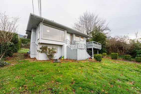 2383 Mathers Avenue, West Vancouver For Sale - image 3