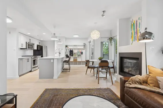 TH4 1288 Chesterfield Avenue, North Vancouver