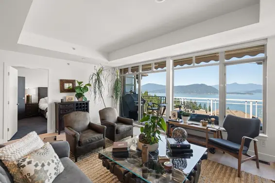 8689 Seascape Drive, West Vancouver