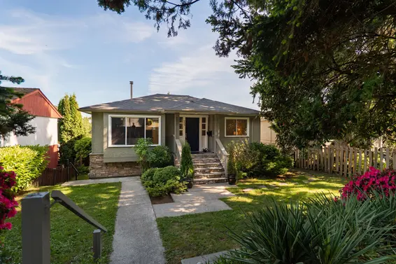 939 Calverhall Street, North Vancouver