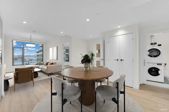 401 755 Harbourside Drive, North Vancouver