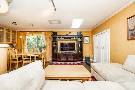 4275 St. Pauls Avenue, North Vancouver For Sale - image 7