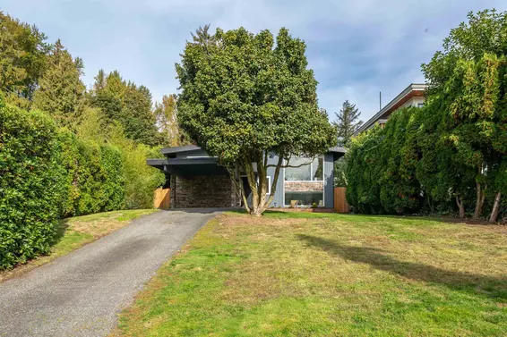 530 West 14Th Street, North Vancouver For Sale - image 2