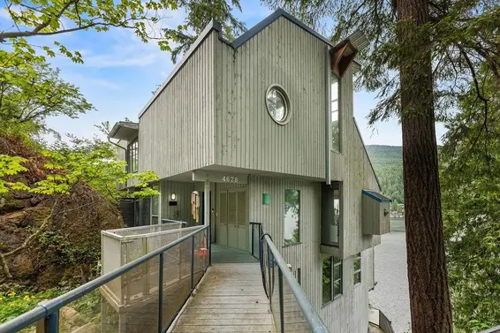 4678 Eastridge Road, North Vancouver