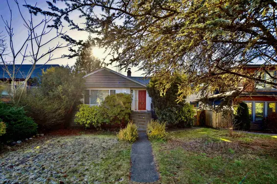 755 East 12Th Street, North Vancouver