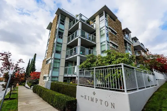 108 210 West 13th Street, North Vancouver