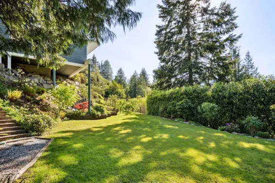 5755 Telegraph Trail, West Vancouver For Sale - image 21