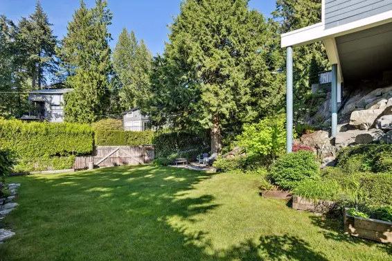 5755 Telegraph Trail, West Vancouver For Sale - image 22